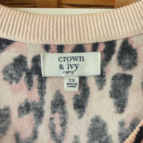 Crown & Ivy Leopard Print Cardigan - Pink and Black - Picture 2 of 2